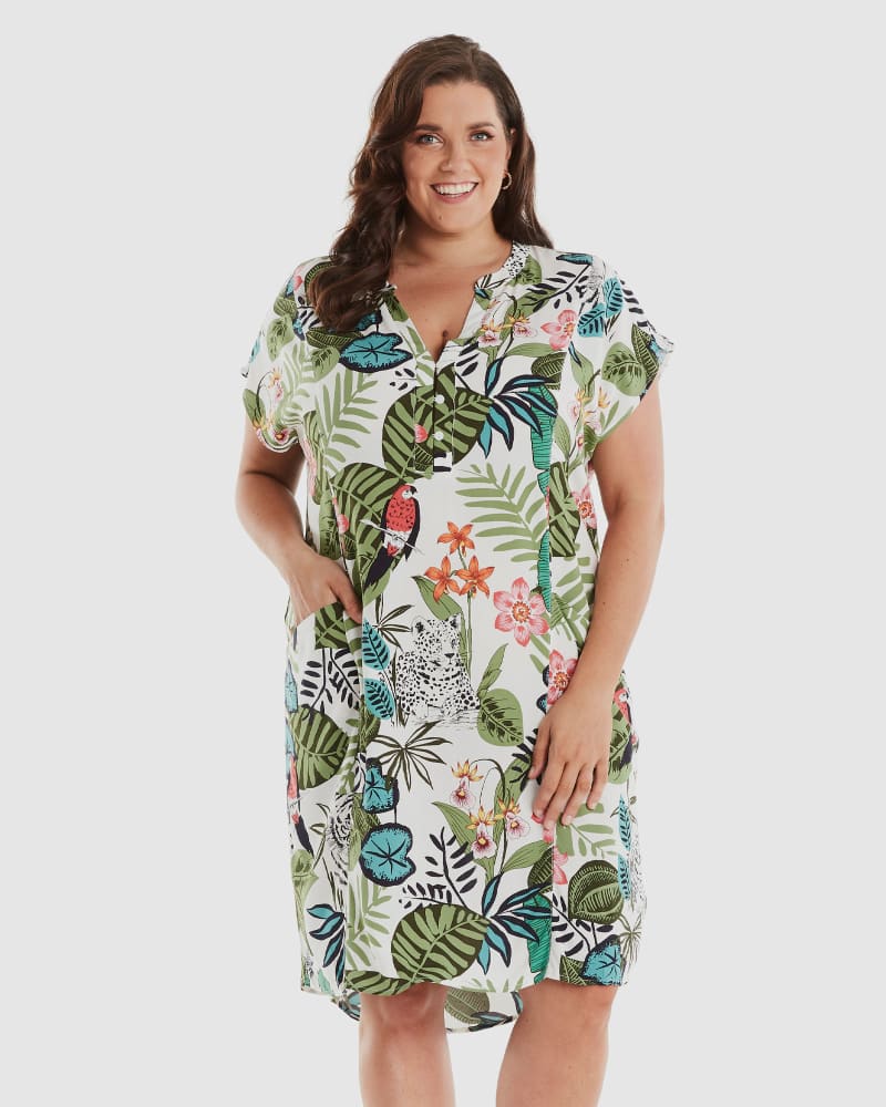 Front of a model wearing a size 1X Tropics Dress in Print by Estelle. | dia_product_style_image_id:235192
